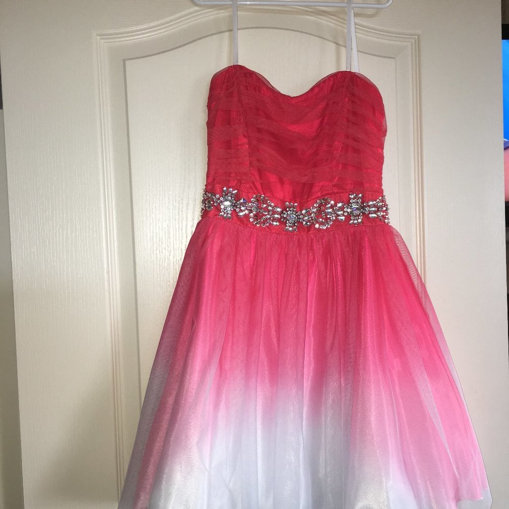 Strapless Red Ombre short formal dress Size 3/4 $40
